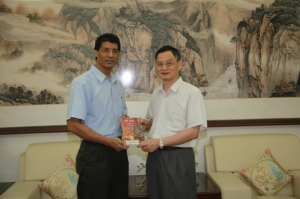China Honors Indian Professor's Literary Work

